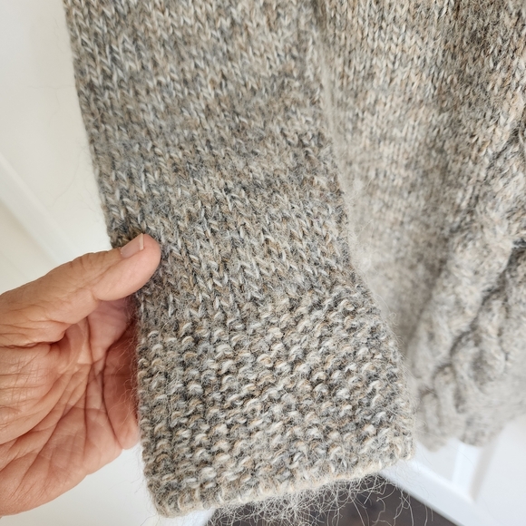 Liberty Island Cozy Beige Cable Knit Sweater Acyrlic Blend with Merino Alpaca L - Picture 6 of 8